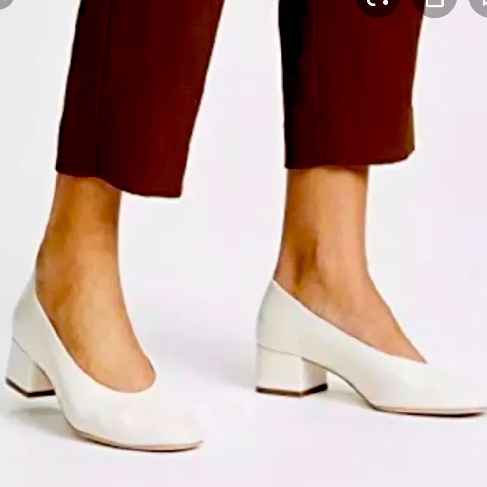 Loeffler Randall white patent Brooks pump, size 8